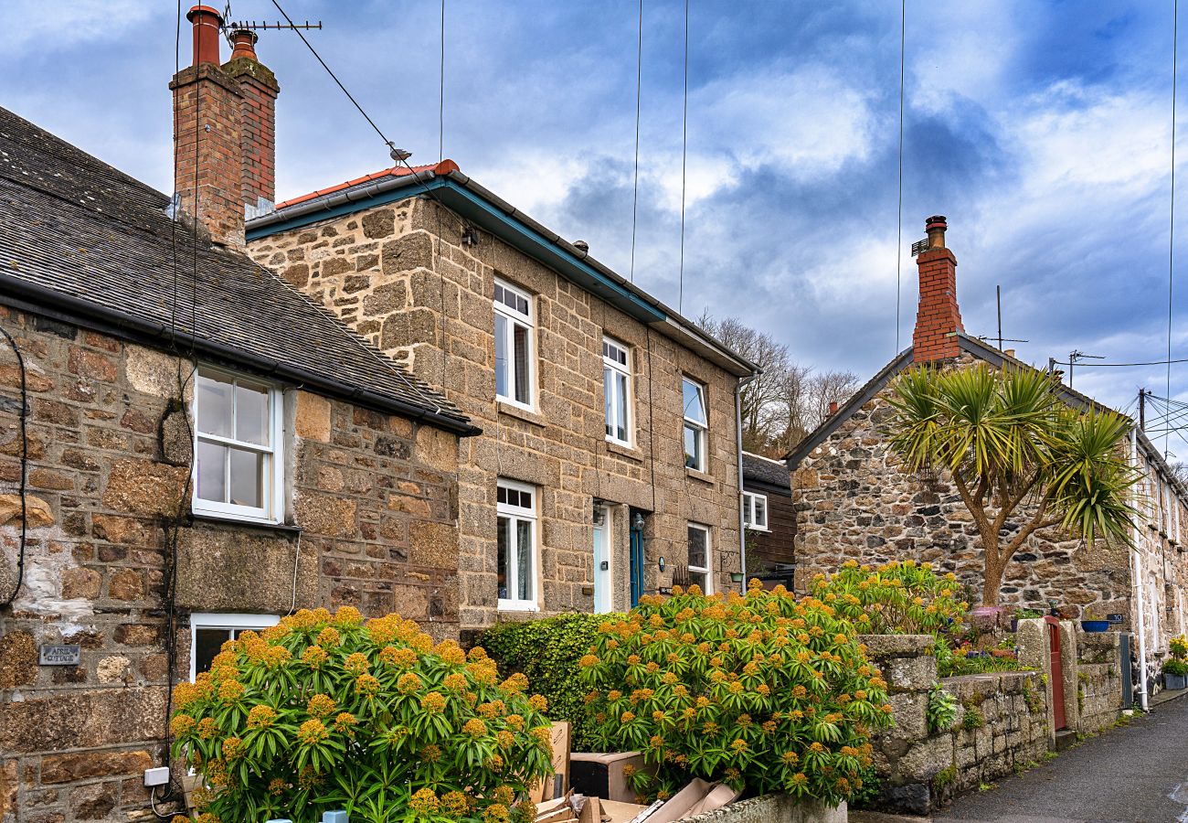 Landhaus in Mousehole - Cosy Mousehole Cottage with Sea Views