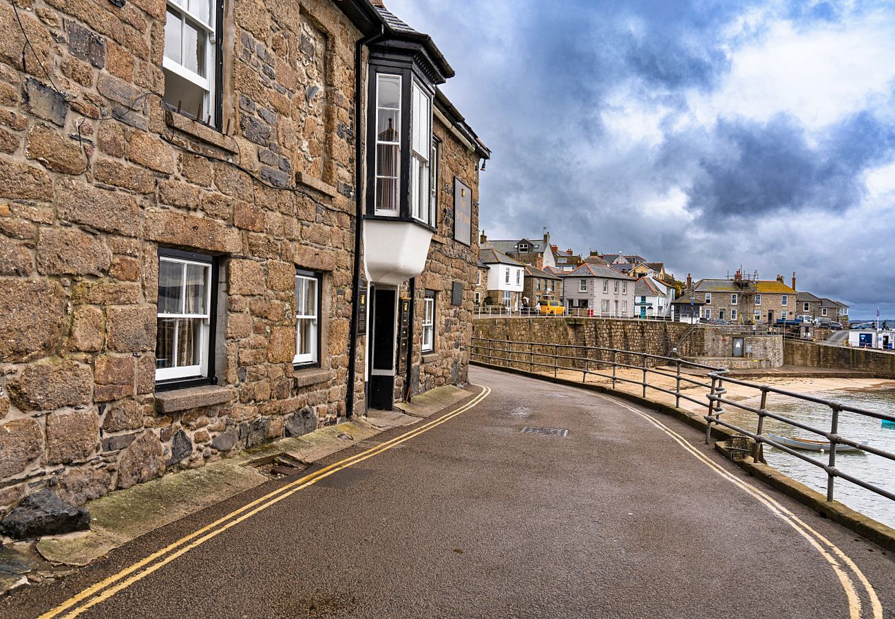 Landhaus in Mousehole - Cosy Mousehole Cottage with Sea Views