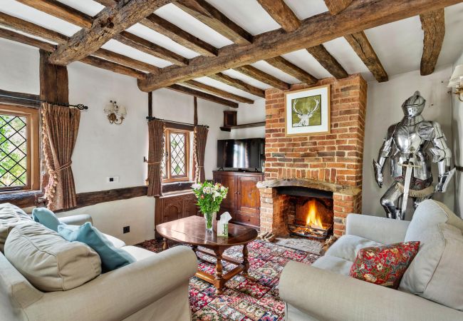 Landhaus in Crawley Down - Sandhill Cottage with Hot Tub