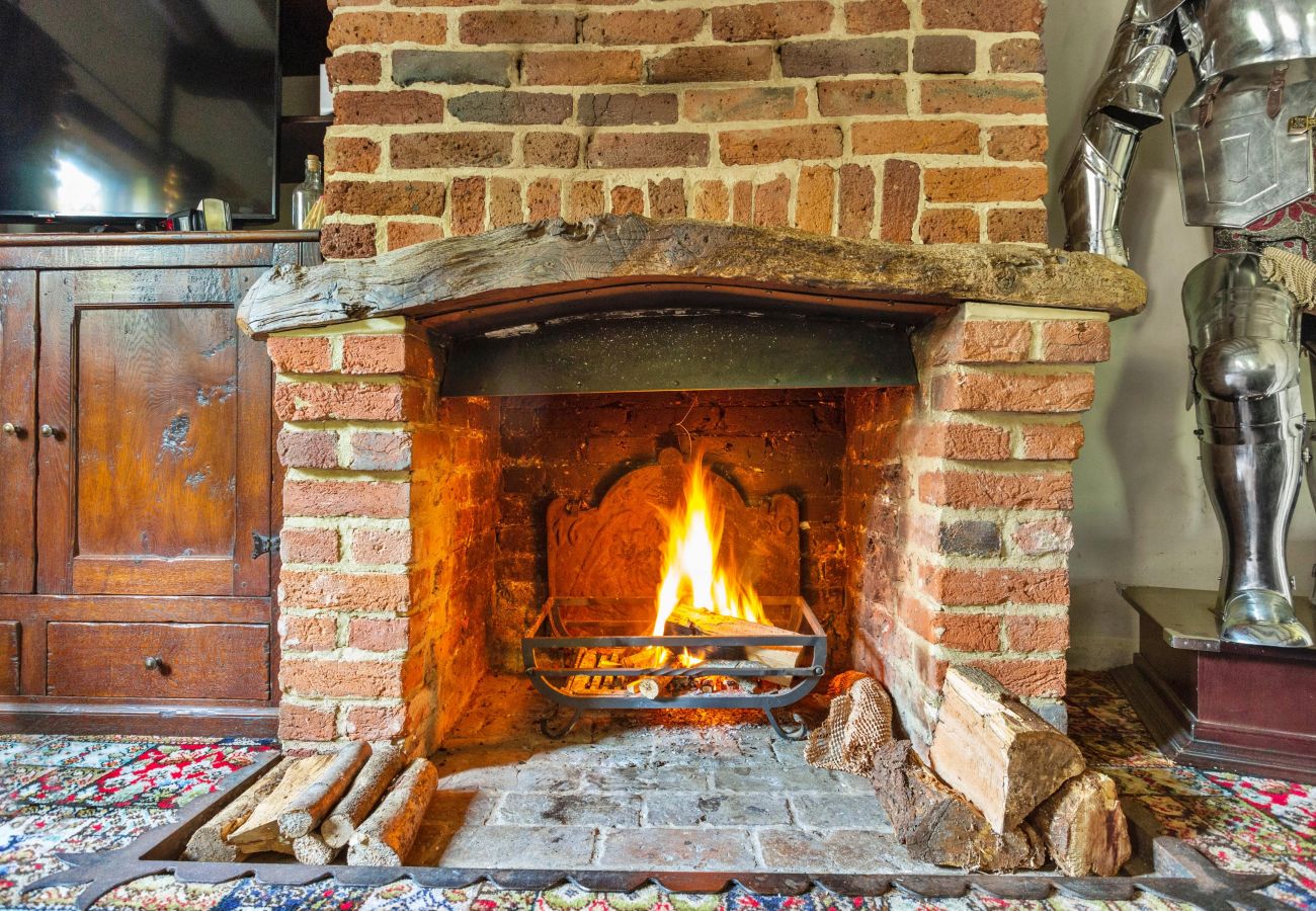 Landhaus in Crawley Down - Sandhill Cottage with Hot Tub