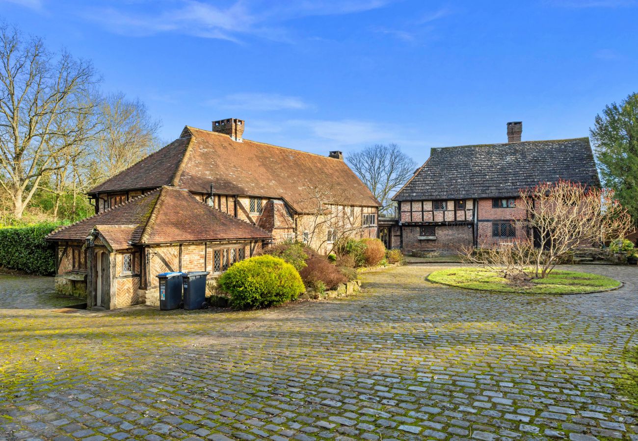 Landhaus in Crawley Down - Sandhill Cottage with Hot Tub