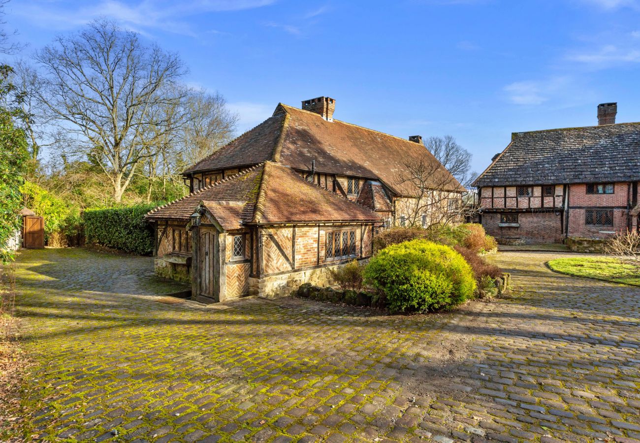 Landhaus in Crawley Down - Sandhill Cottage with Hot Tub