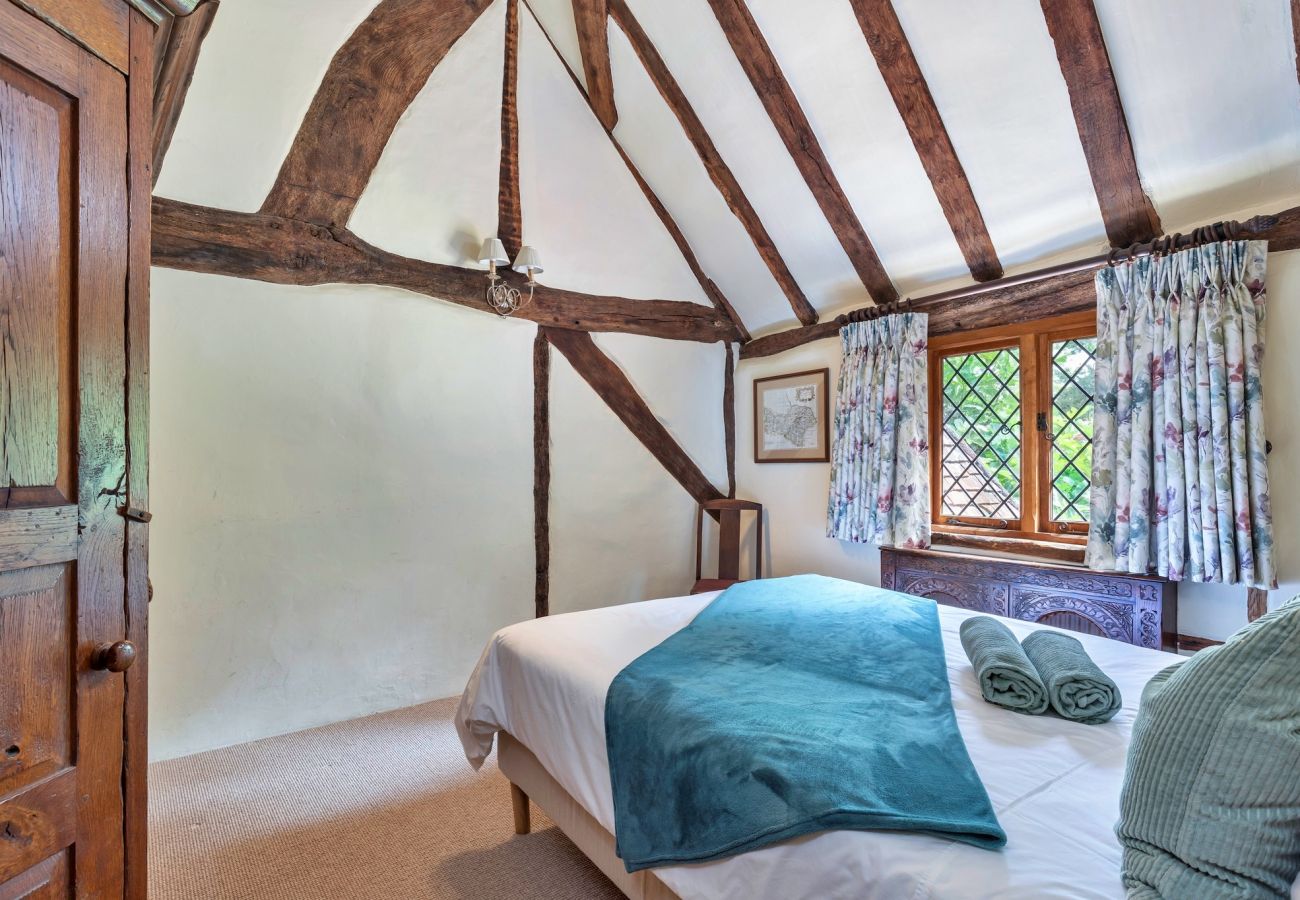 Landhaus in Crawley Down - Sandhill Cottage with Hot Tub