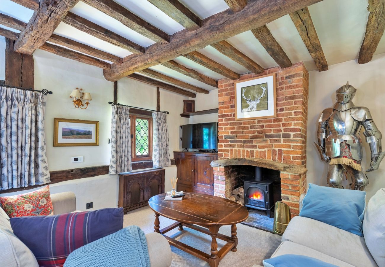 Landhaus in Crawley Down - Sandhill Cottage with Hot Tub