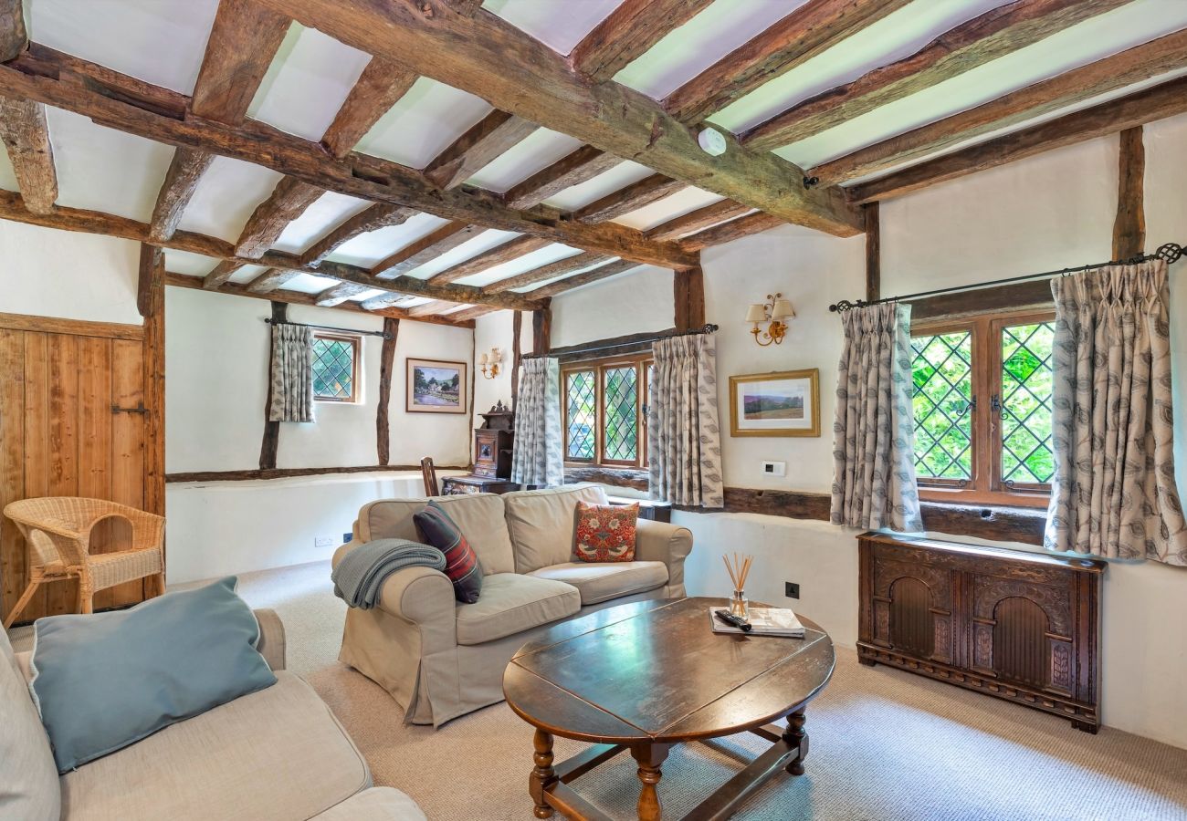 Landhaus in Crawley Down - Sandhill Cottage with Hot Tub