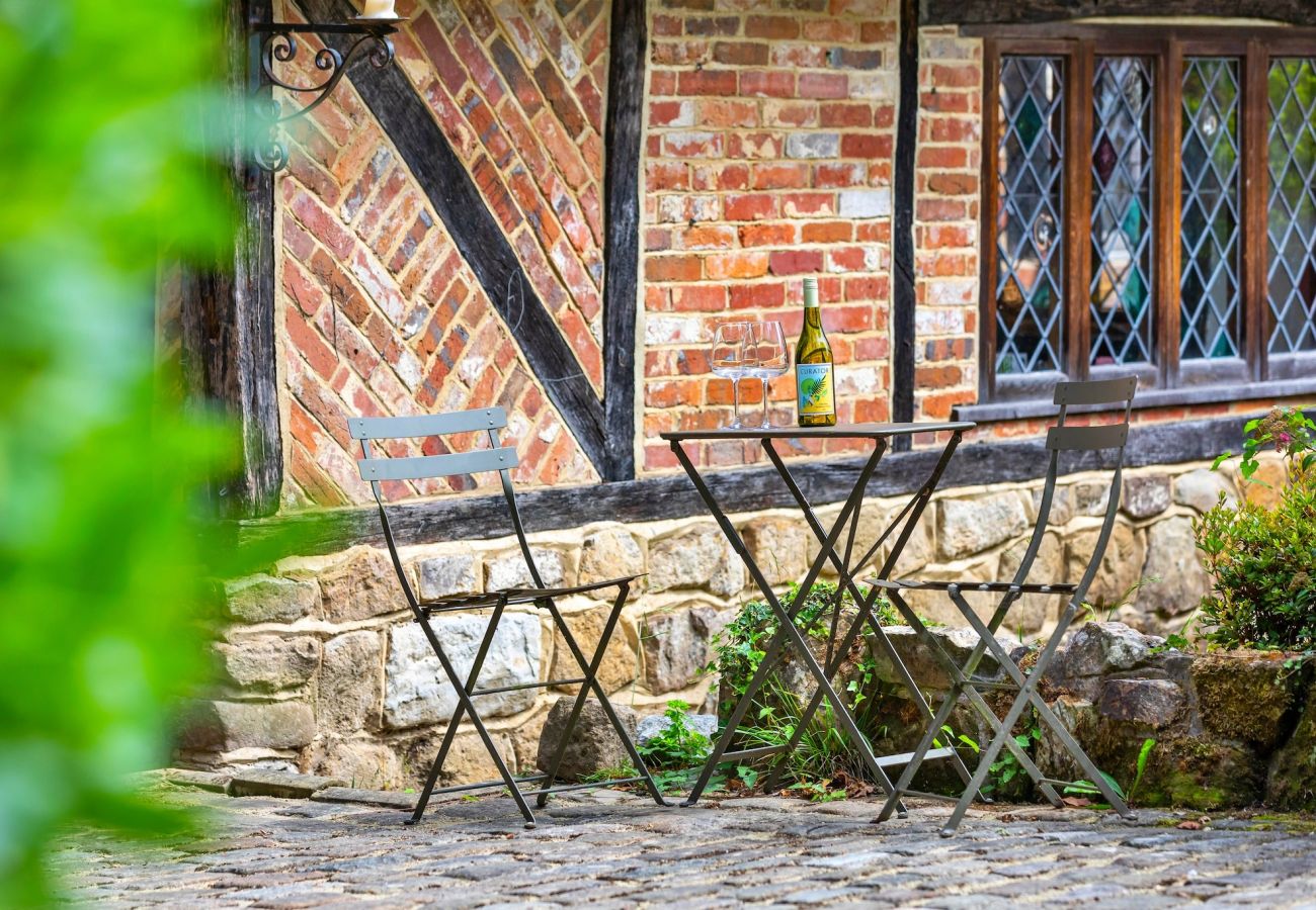 Landhaus in Crawley Down - Sandhill Cottage with Hot Tub