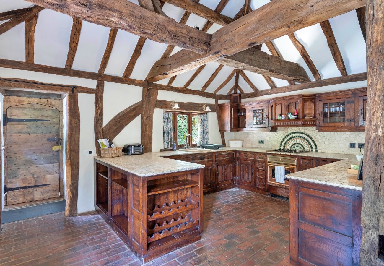Landhaus in Crawley Down - Sandhill Cottage with Hot Tub