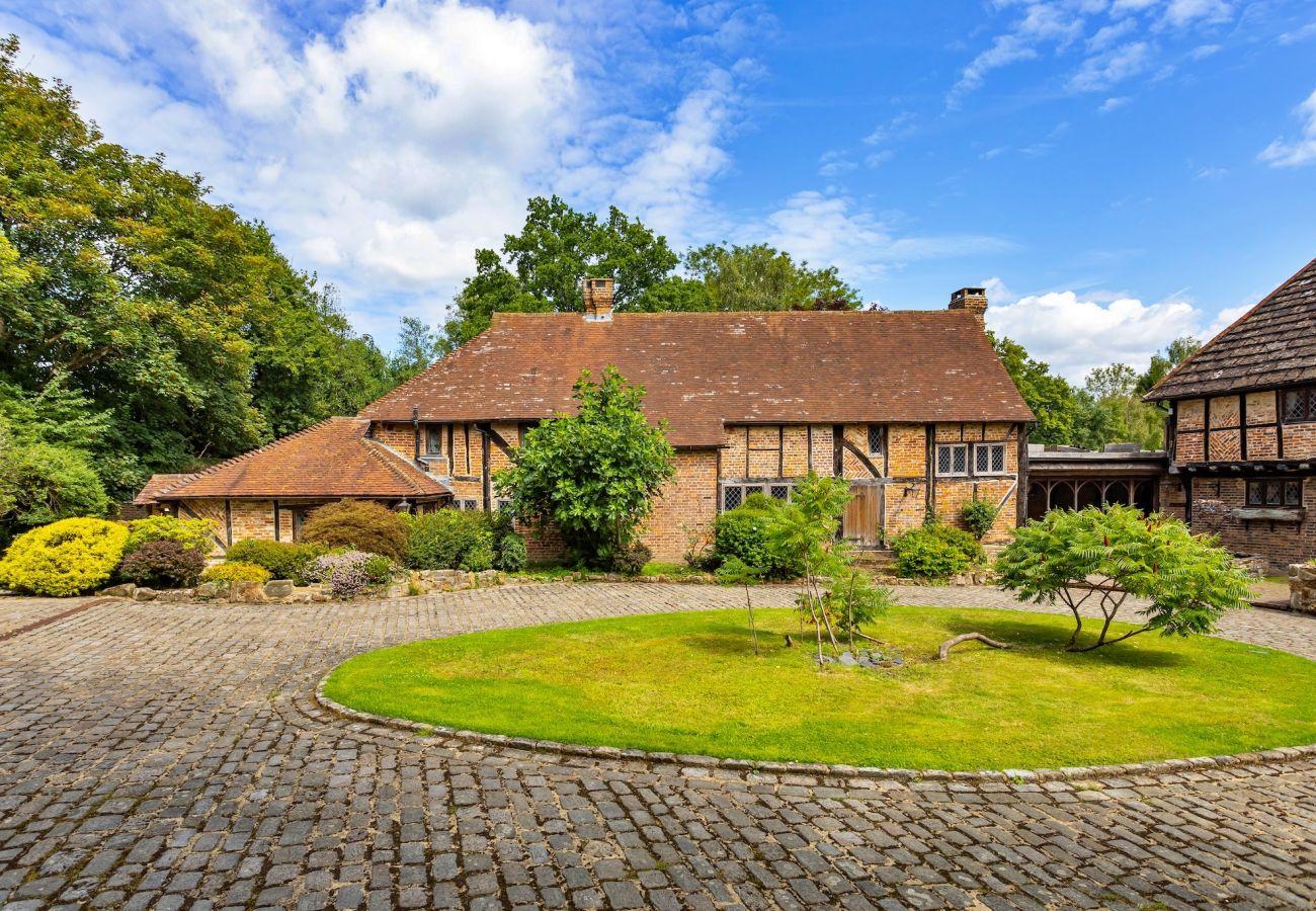 Landhaus in Crawley Down - Sandhill Cottage with Hot Tub