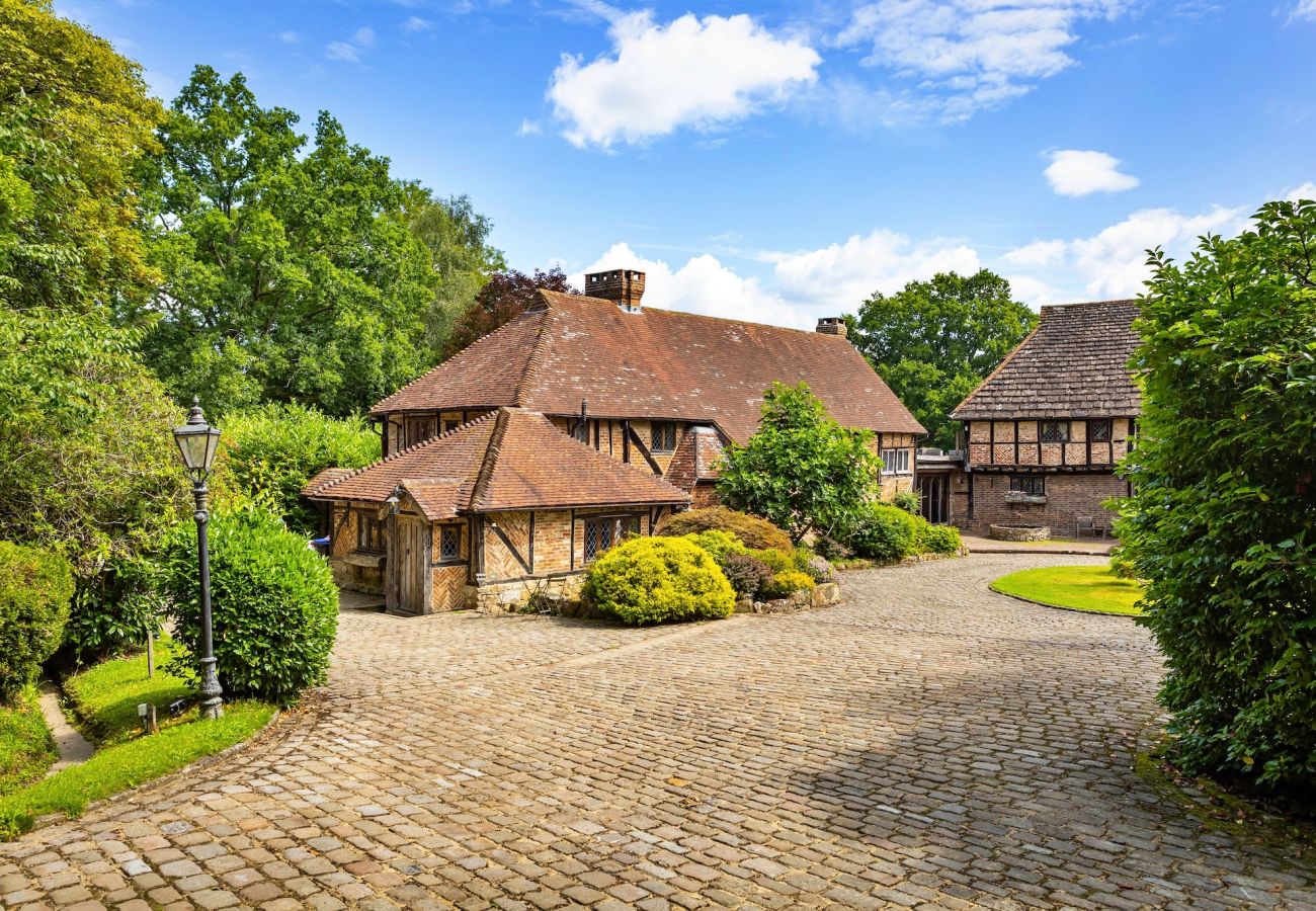 Landhaus in Crawley Down - Sandhill Cottage with Hot Tub