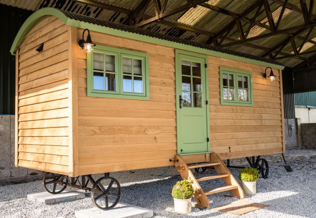  in Beaworthy - The Shepherd's Hut at Northcombe Farm