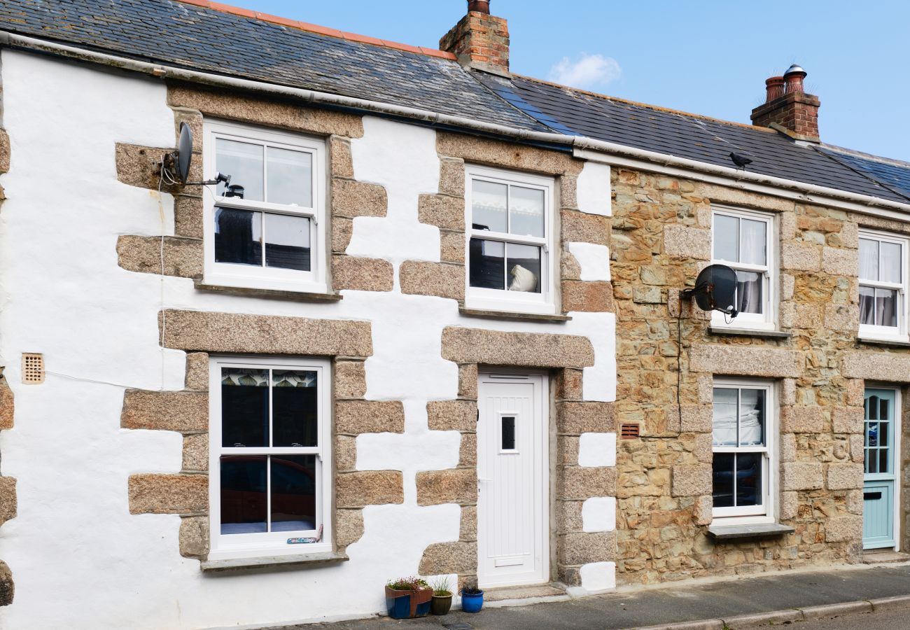 Landhaus in Porthleven - Coral Cottage