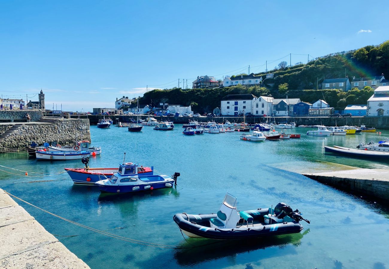 Landhaus in Porthleven - Coral Cottage