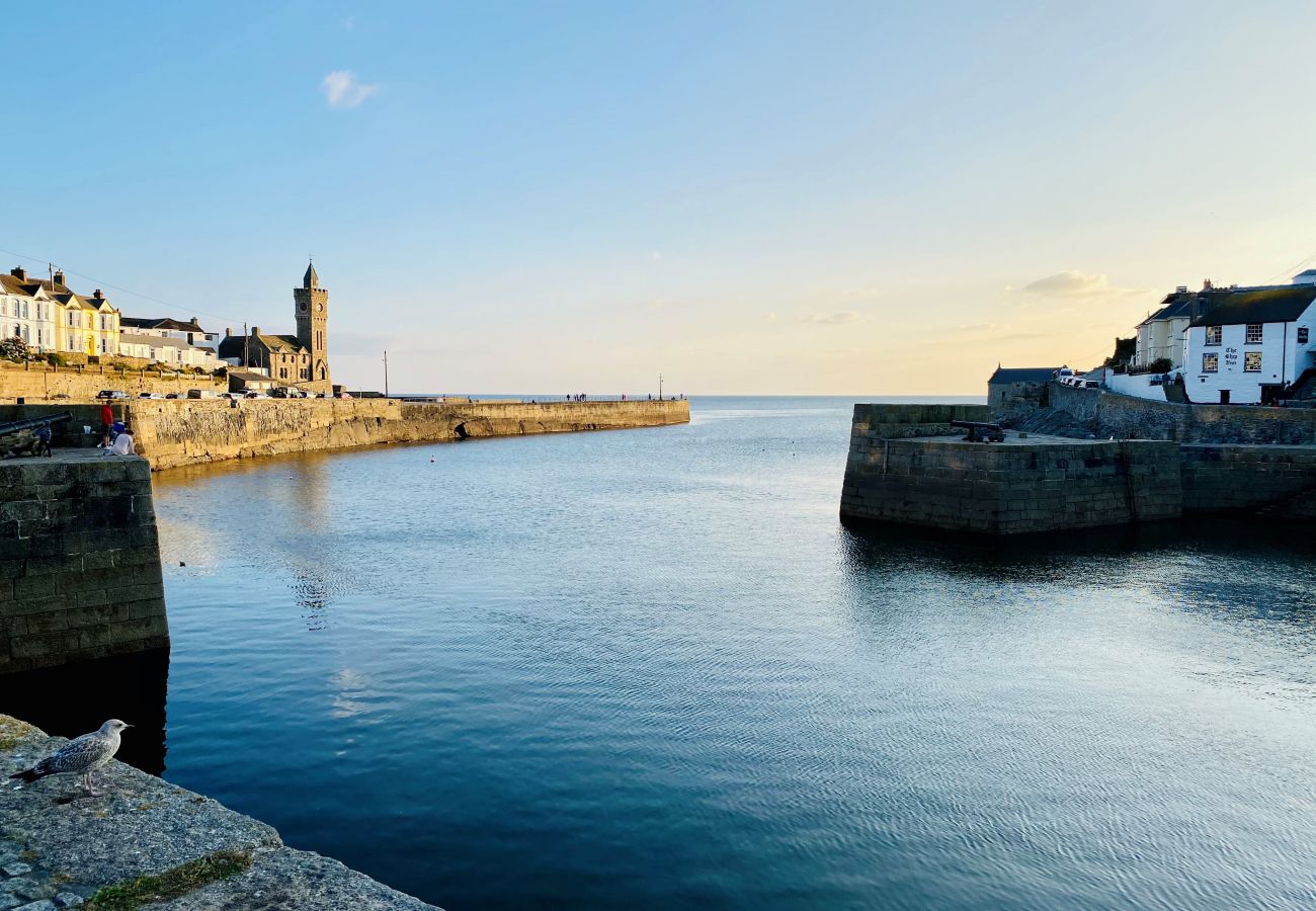 Landhaus in Porthleven - Coral Cottage