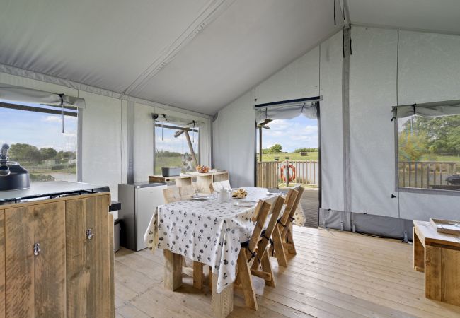 Chalet in Hertford - The Herdwick Safari Tent