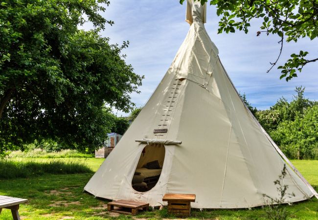 freistehendes Haus in Hereford - 'Russet' - Luxury Tipi Glamping