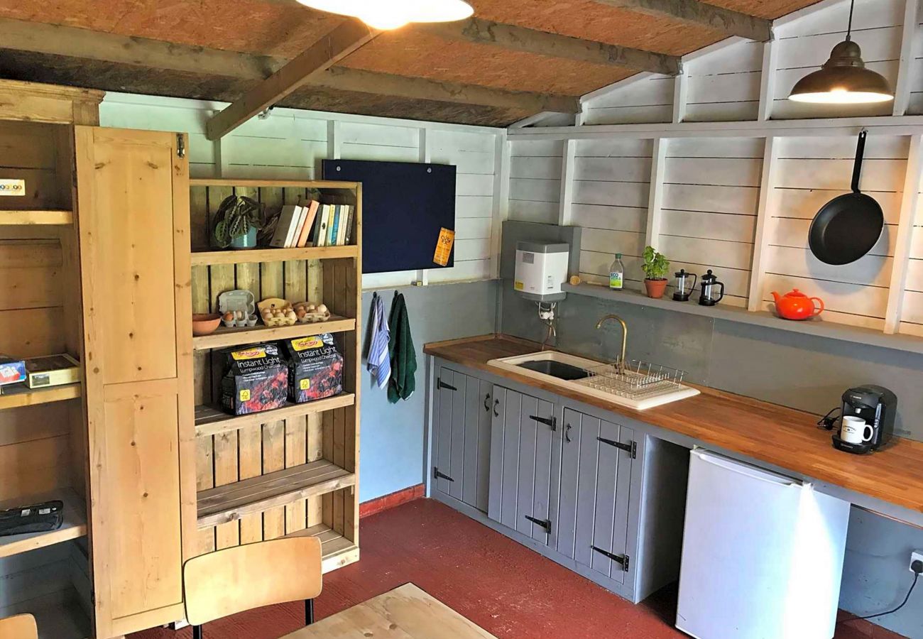 Chalet in Swannington - Bulrush Bell Tent