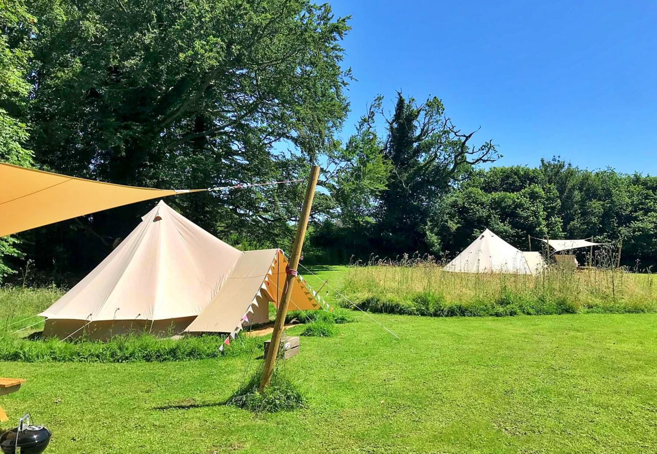 Chalet in Swannington - Meadow Glamping Tents