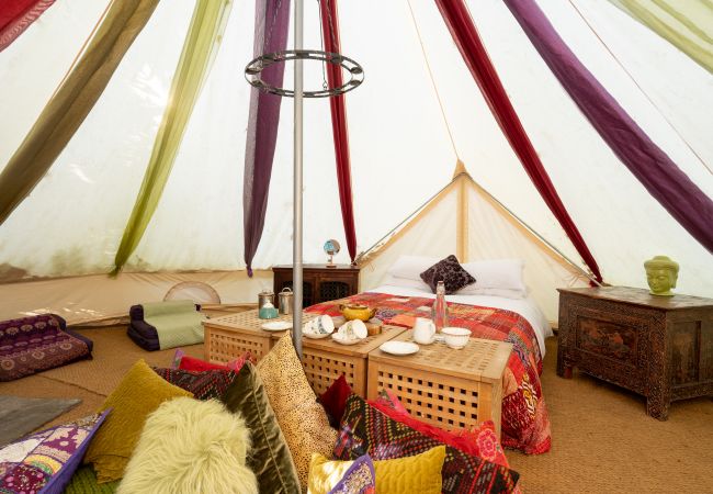 Chalet in Woolton Hill - Bedouin Bell Tent