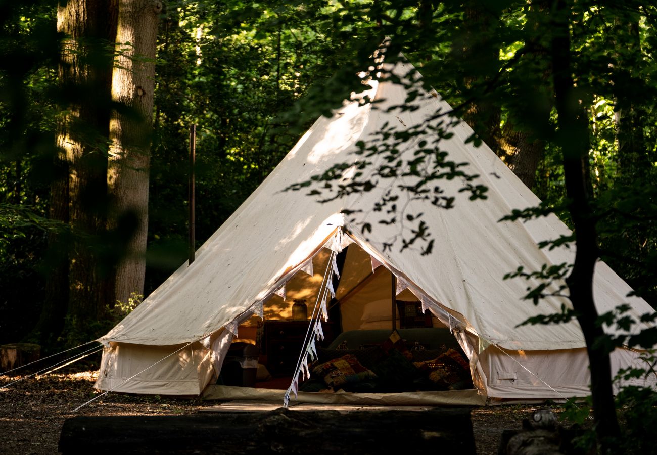 Chalet in Woolton Hill - Moroccan Bell Tent