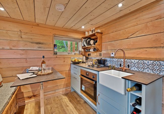 Chalet in Kiltarlity - Cosagach Falls Cabin