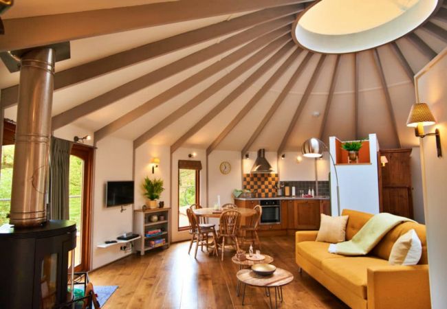 Chalet in Dittisham - Owl Luxury Treehouse Hideaway