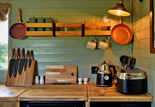 Chalet in Pwllheli - 'Joan' Shepherds Hut