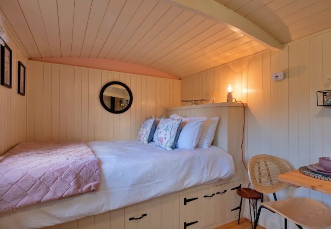 Chalet in Steane - The Flower Hut Chalet in Steane - The Flower Hut