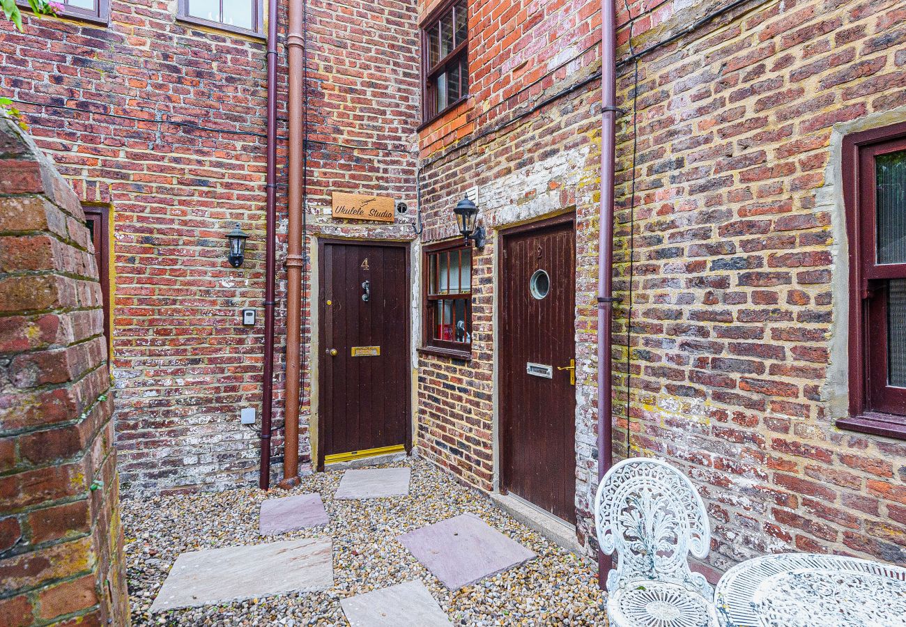 Studio in Whitby - Ukulele Studio