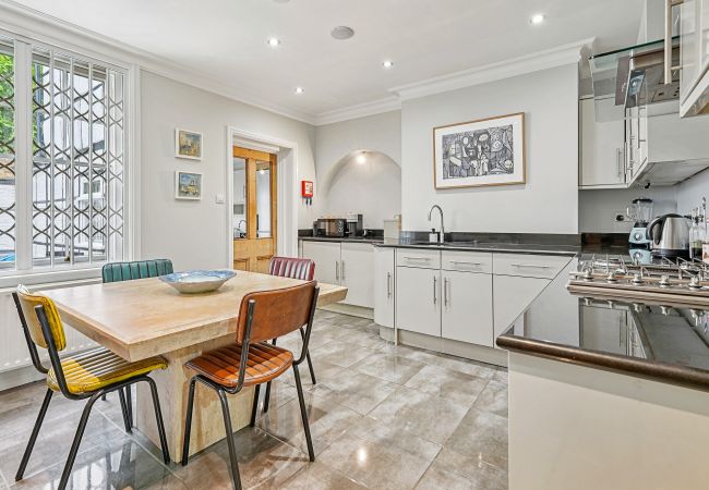 Ferienhaus in East Molesey - Palace Gate, Hampton Court Ferienhaus in East Molesey - Palace Gate, Hampton Court