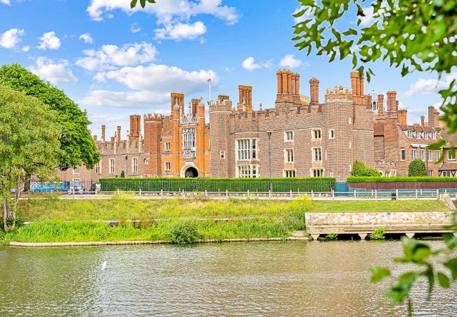 Ferienhaus in East Molesey - Palace Gate, Hampton Court Ferienhaus in East Molesey - Palace Gate, Hampton Court