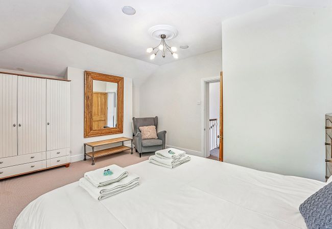 Ferienhaus in East Molesey - Palace Gate, Hampton Court Ferienhaus in East Molesey - Palace Gate, Hampton Court