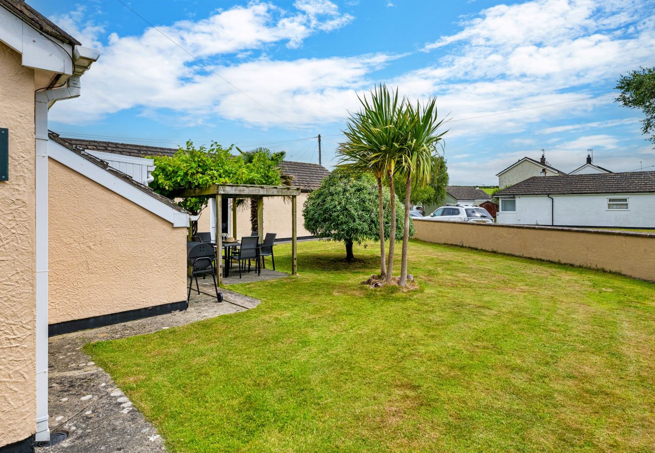 Bungalow in Amlwch - Nant Y Mynydd