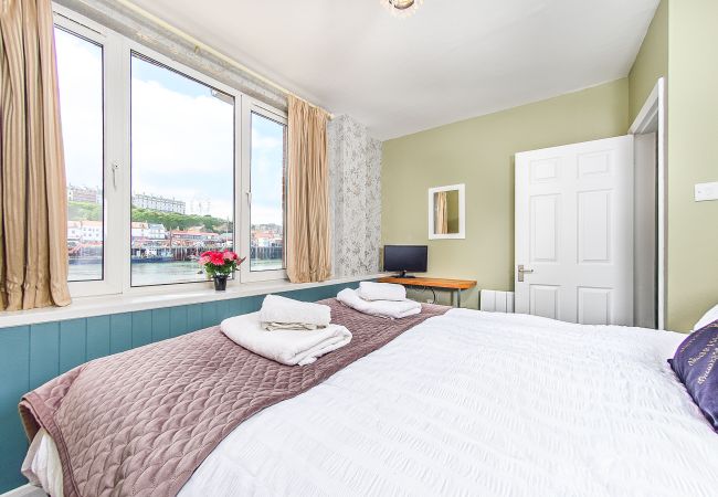 in Whitby - Harbour Haven