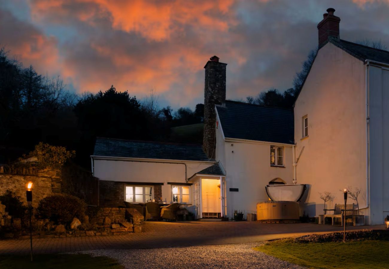 Landhaus in Combe Martin - Coulscott Farmhouse