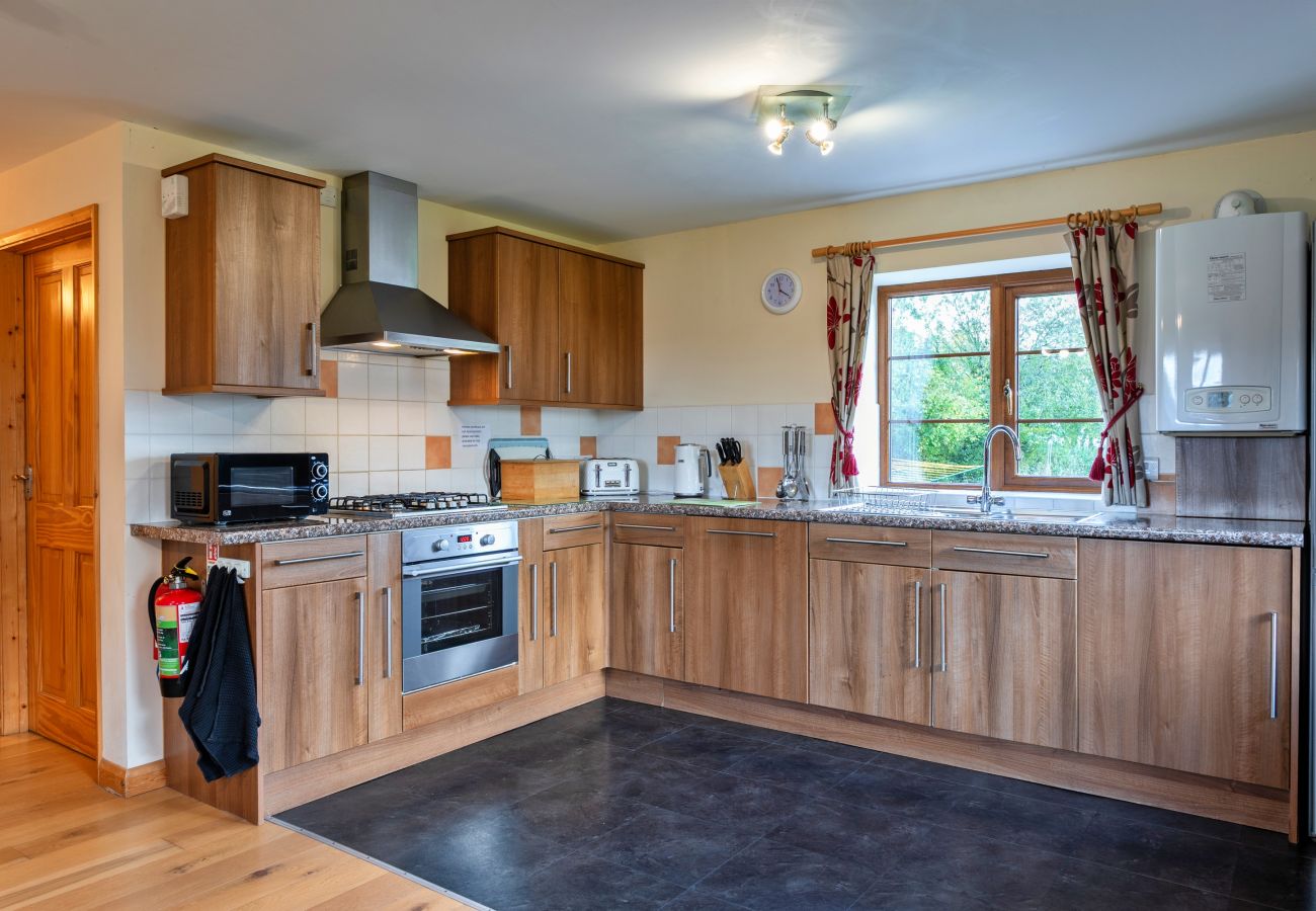 Blockhütte in Torrington - Tarka's Holt Log Cabin, Stowford