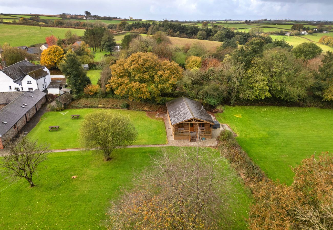 Blockhütte in Torrington - Tarka's Holt Log Cabin, Stowford