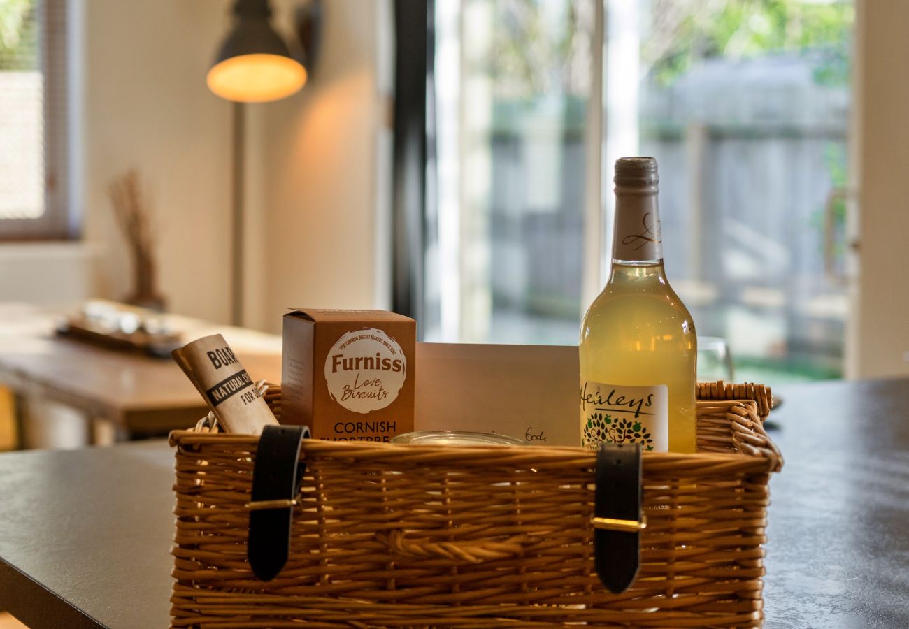 Bungalow in Widemouth Bay - Gwelmor