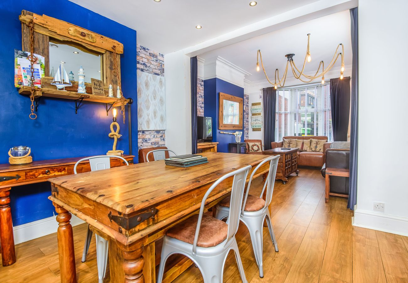 Ferienhaus in Whitby - Falcon Retreat