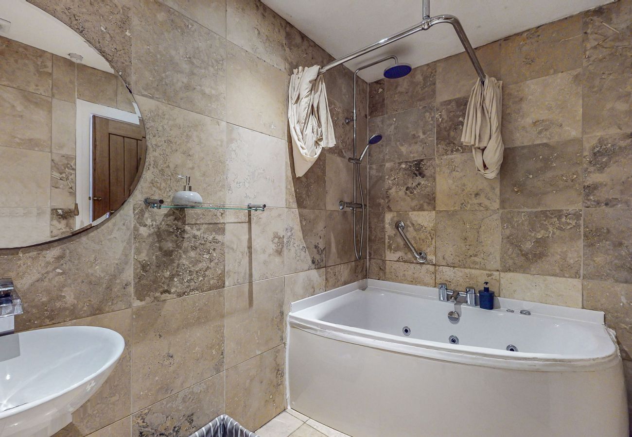 Landhaus in Glendaruel - Old Barn at Ormidale House