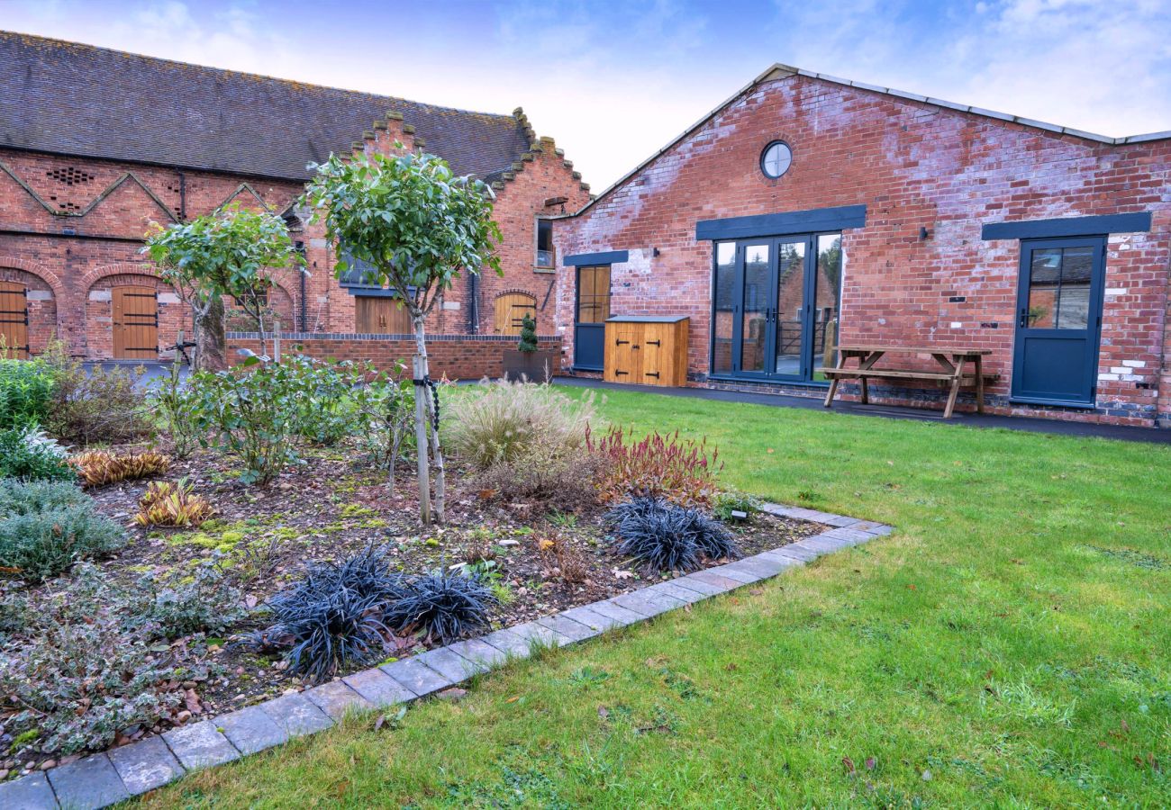 Ferienhaus in Longford - Courtyard View at Longford