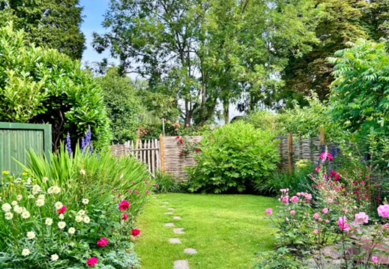 Landhaus in Wingfield - Meadowsweet Cottage