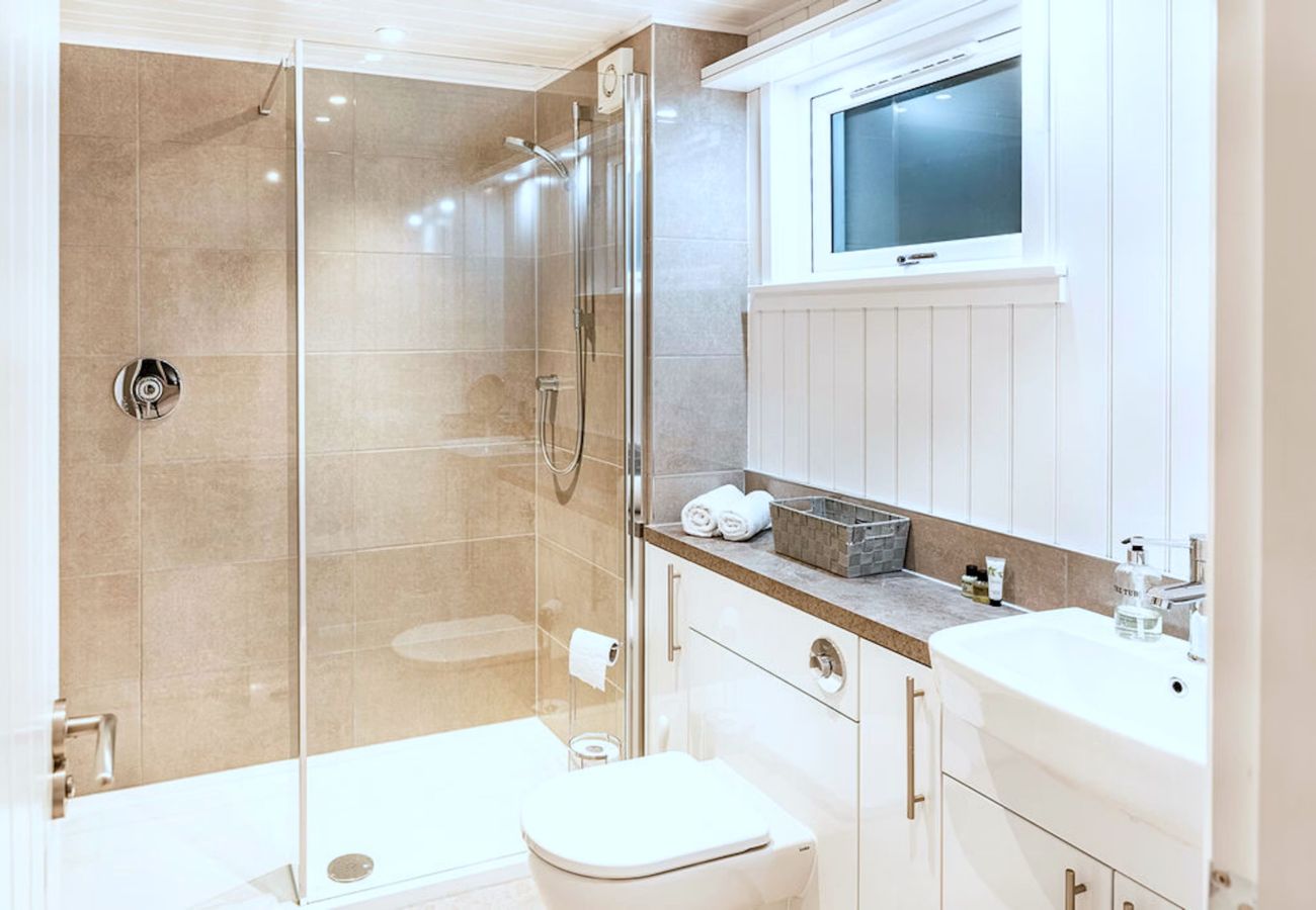 Chalet in Errol - Silverwood Spa Lodge