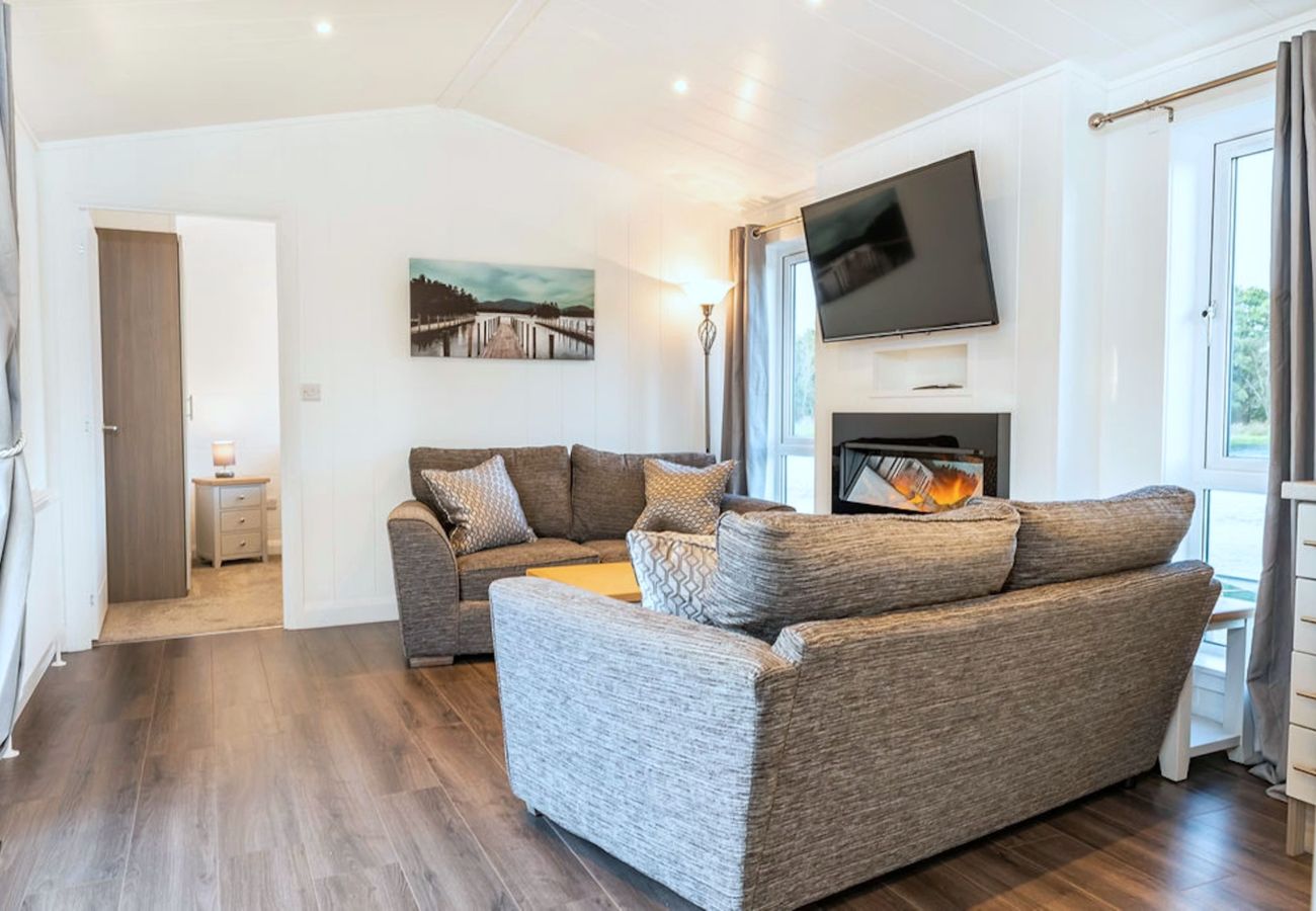 Chalet in Errol - Silverwood Hideaway Lodge