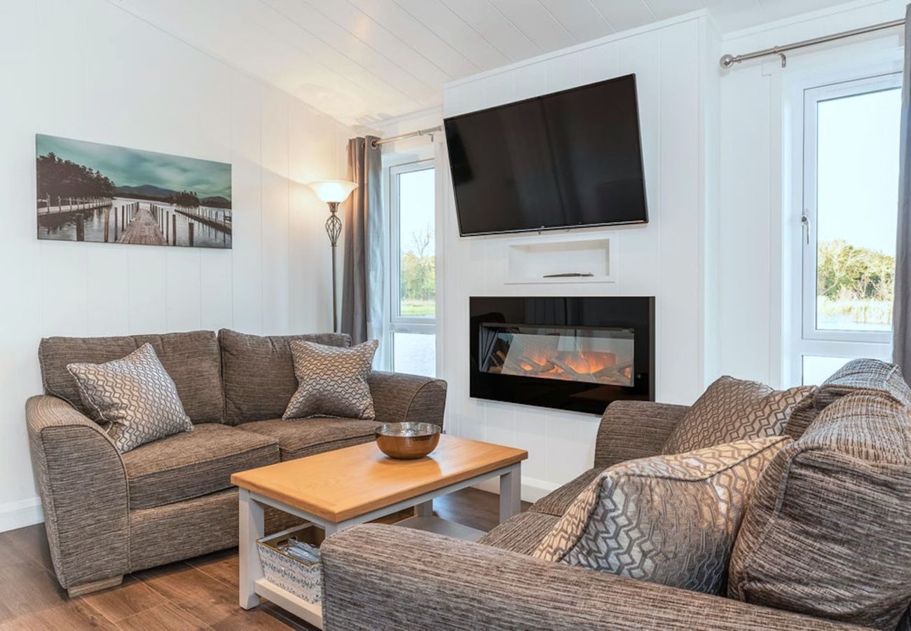 Chalet in Errol - Silverwood Hideaway Lodge