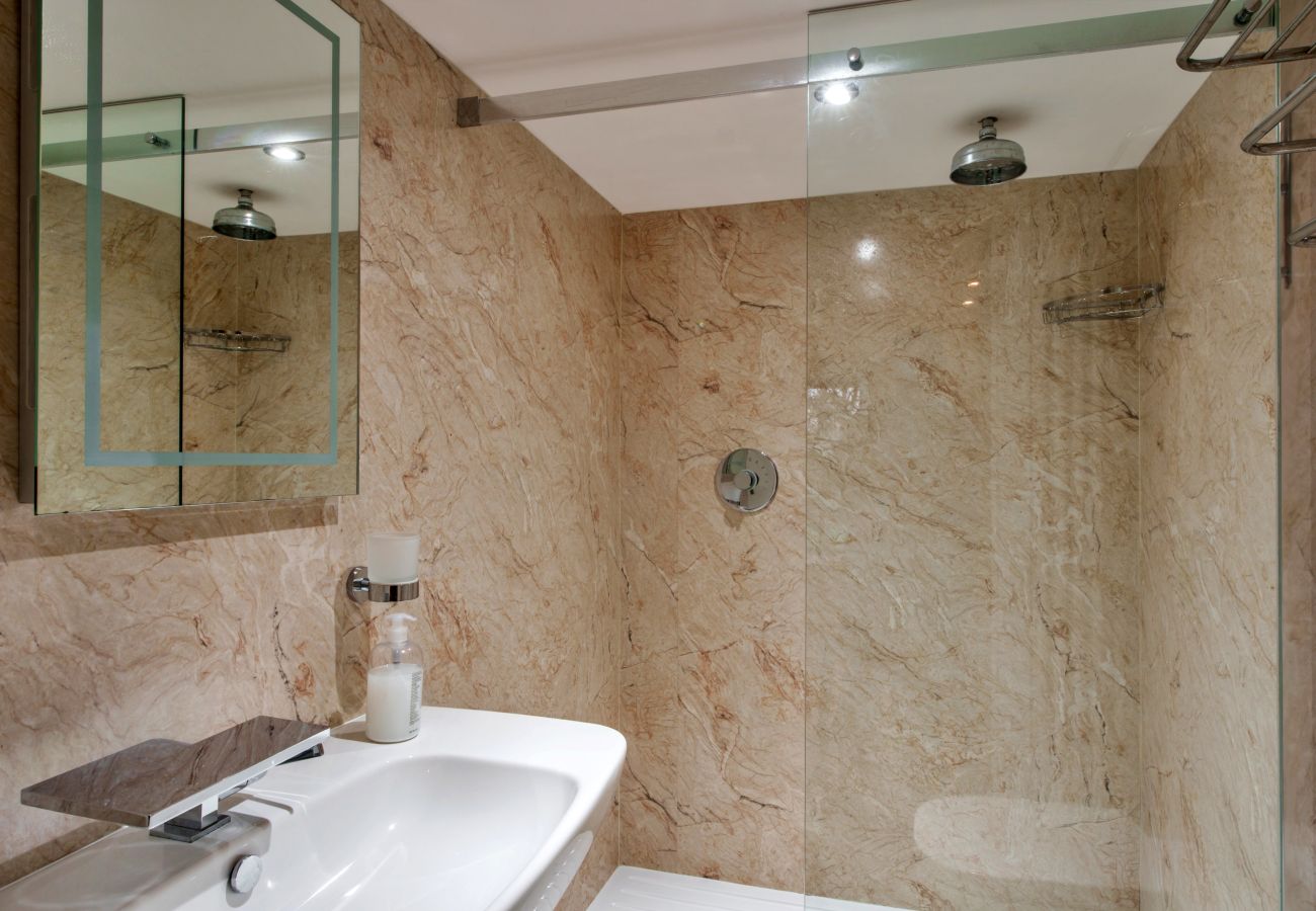 Landhaus in Horton - Big Barn at Dairy Cottages