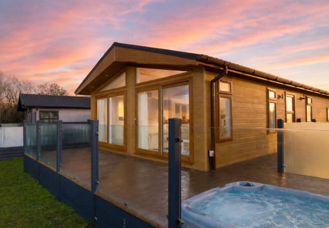 freistehendes Haus in Bourn - Heron Luxury Lodge