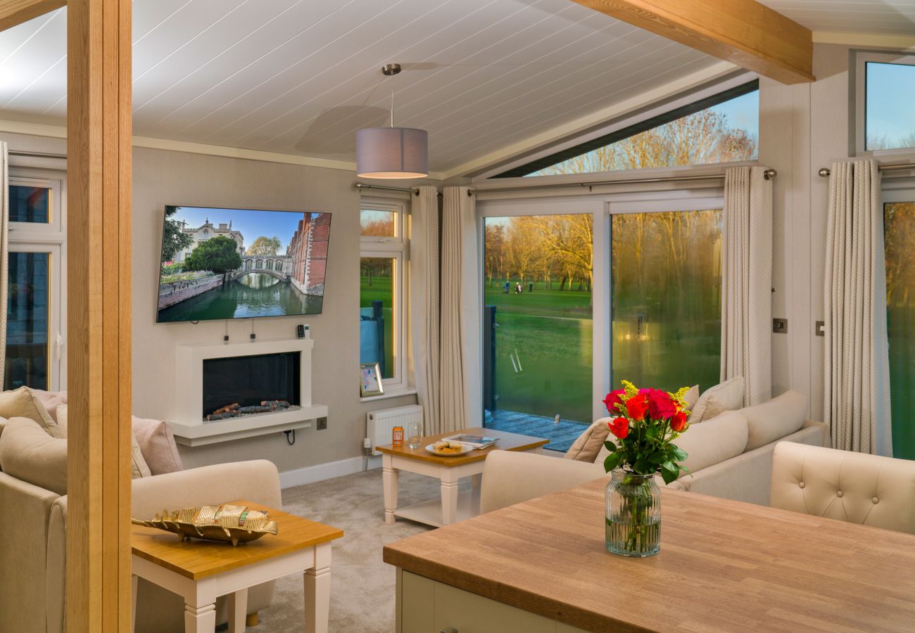 Chalet in Bourn - Heron Luxury Lodge