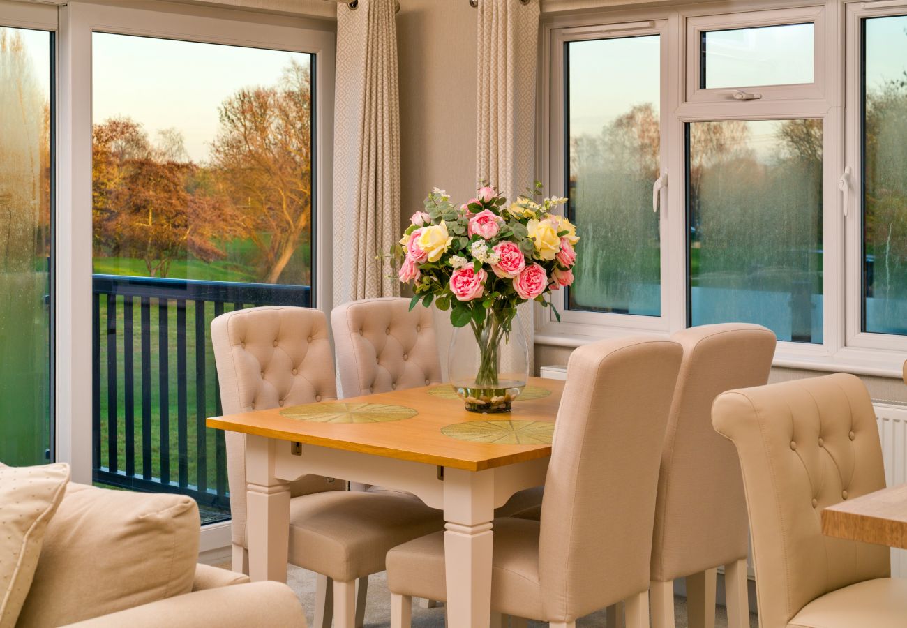 Chalet in Bourn - Heron Luxury Lodge