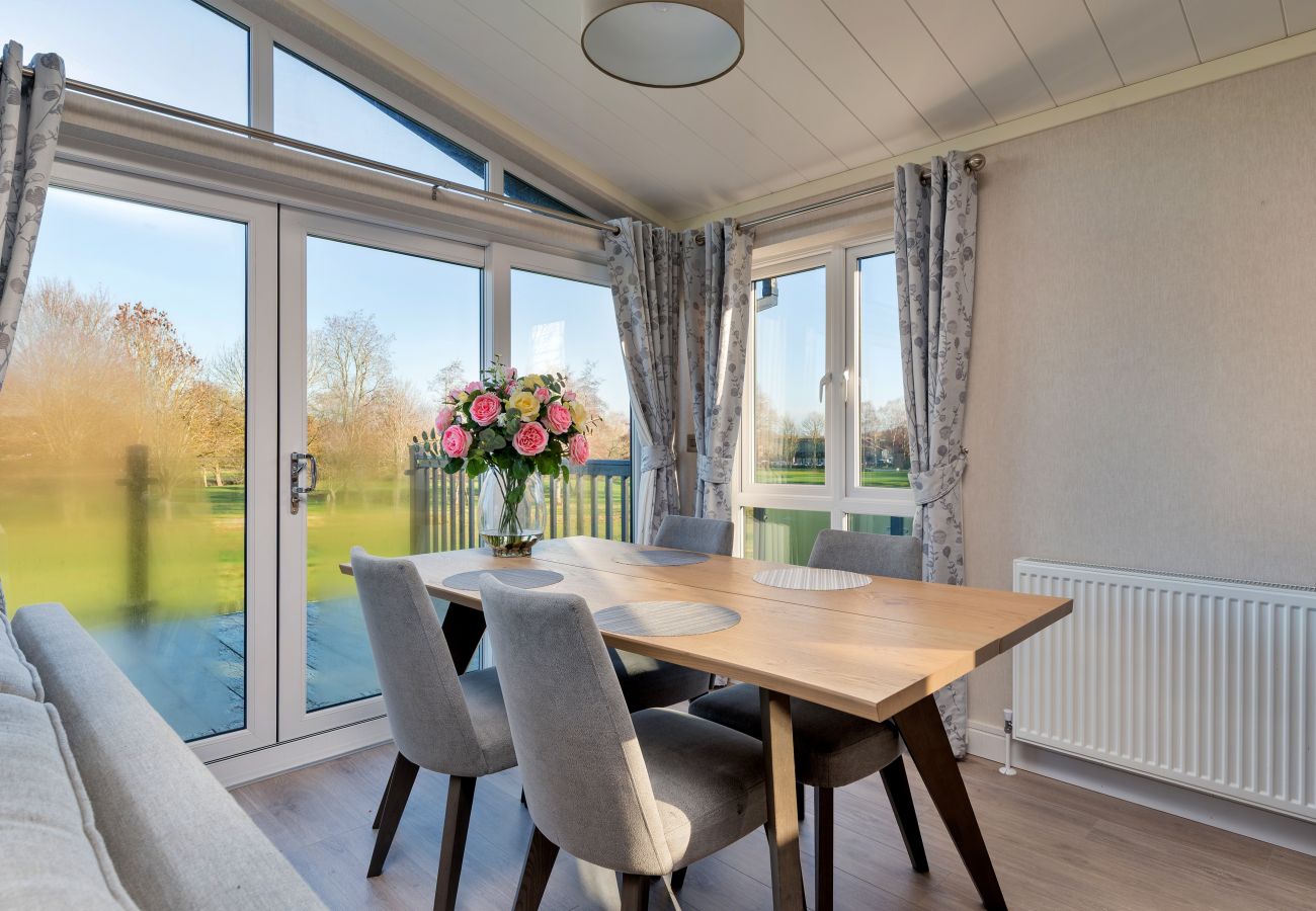 Chalet in Bourn - Osprey Luxury Lodge