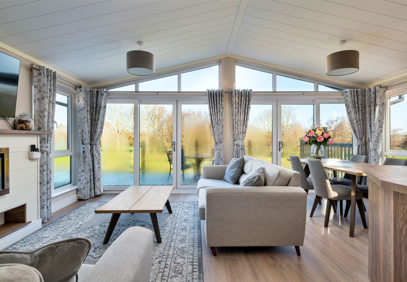 Chalet in Bourn - Osprey Luxury Lodge